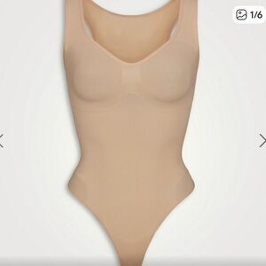 NEW SKIMS Seamless Sculpt Scoopneck Thong Bodysuit